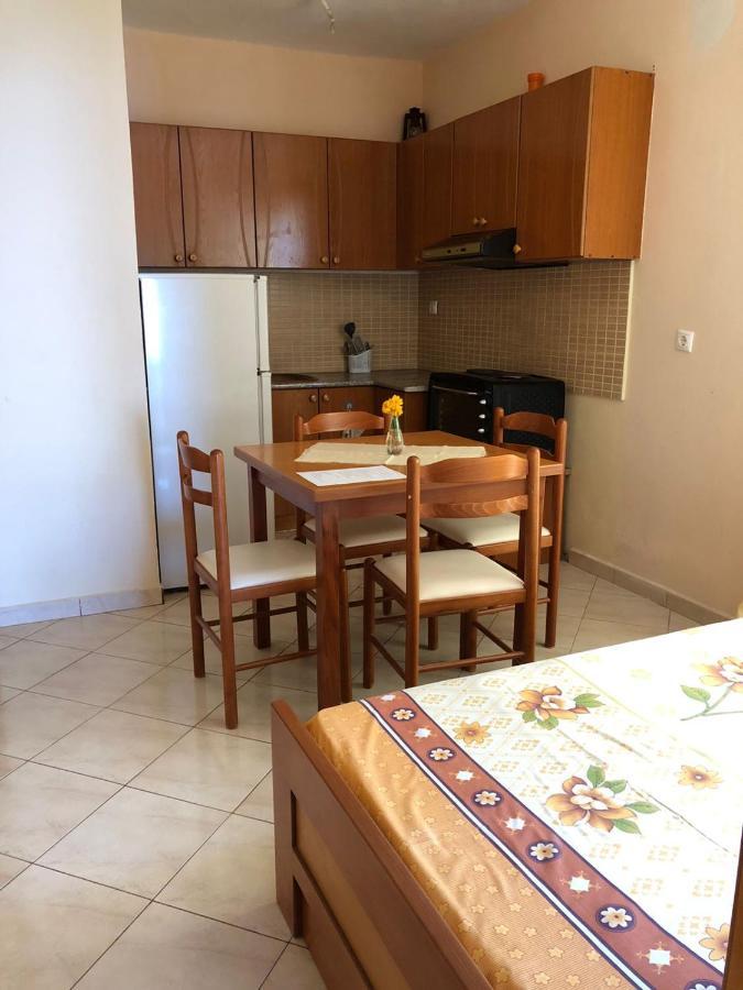 Simona'S House Apartment Lukove Bagian luar foto