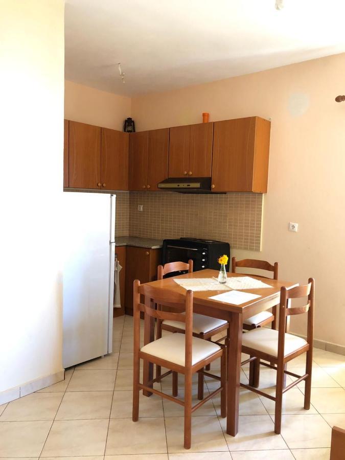 Simona'S House Apartment Lukove Bagian luar foto